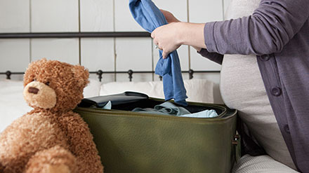 Huggies tips, advice, and checklists to help prepare for the hospital on delivery day.