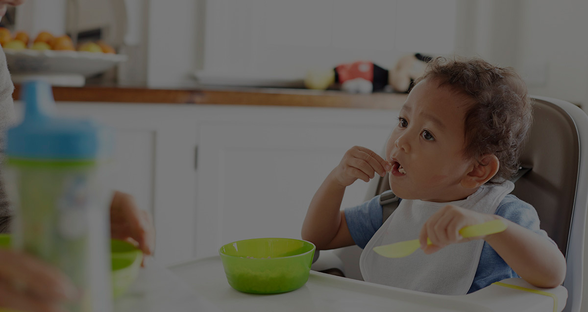 Los consejos y recomendaciones de Huggies pueden ayudar a garantizar que tu bebé reciba las vitaminas esenciales a la hora de comer.